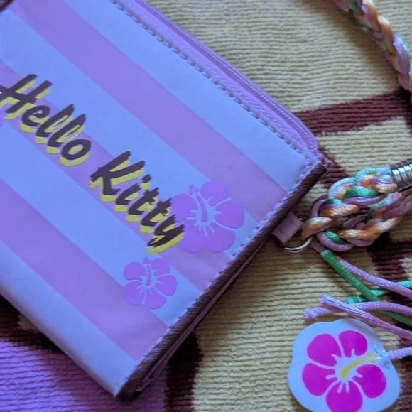 Hello Kitty Pink Tropical Wallet - Picture 3 of 4